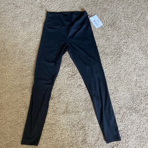 Zyia Brilliant Black 28” leggings NWT
